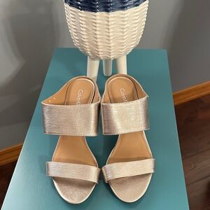 Calvin Klein Women's Gold Metallic Heels Sz 6 1/2